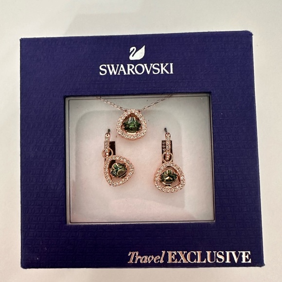 Swarovski necklace and earrings Set - Picture 5 of 5